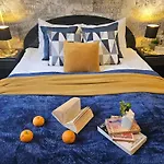 Classic Charm In Old Town With Cathedral Views * 리가