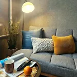Classic Charm In Old Town With Cathedral Views 아파트