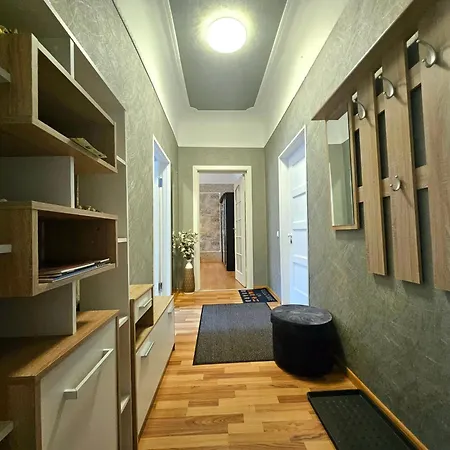 Lägenhet Classic Charm In Old Town With Cathedral Views *