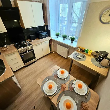 Classic Charm In Old Town With Cathedral Views Lägenhet