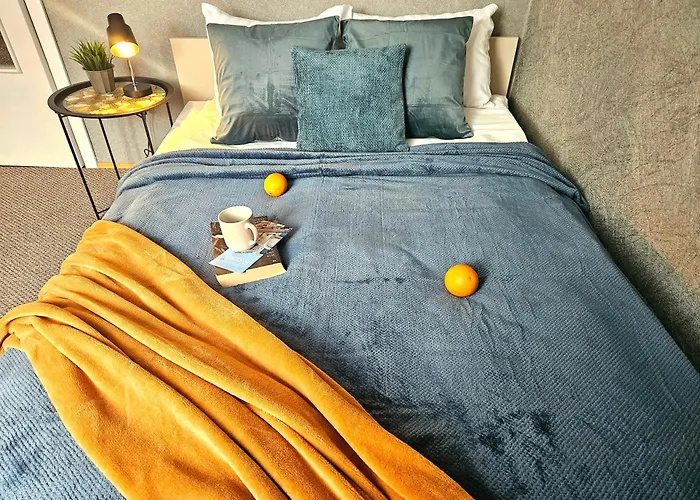 Classic Charm In Old Town With Cathedral Views 公寓 *