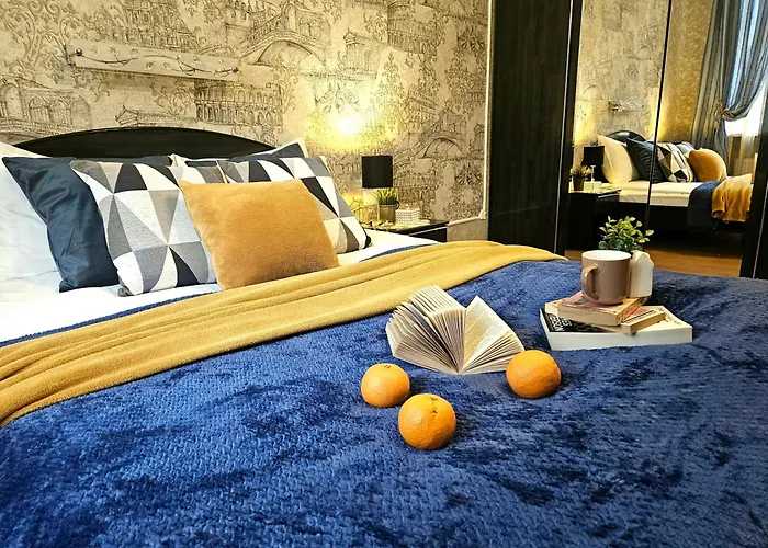 Classic Charm In Old Town With Cathedral Views Lägenhet