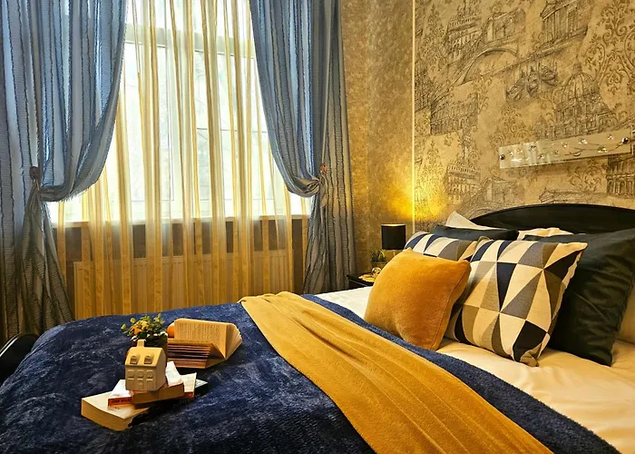 Classic Charm In Old Town With Cathedral Views *