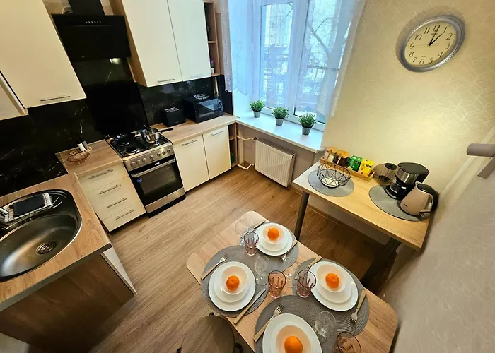 Classic Charm In Old Town With Cathedral Views Lägenhet