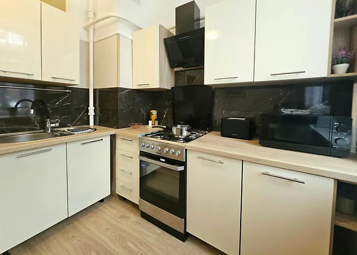 Classic Charm In Old Town With Cathedral Views