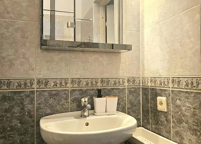 Classic Charm In Old Town With Cathedral Views