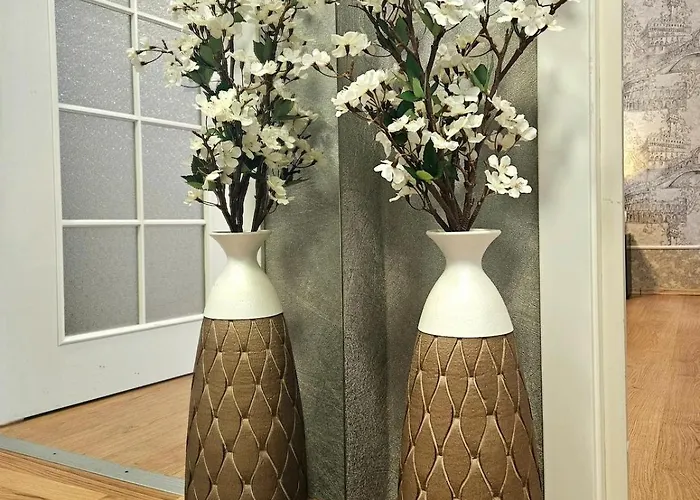 Classic Charm In Old Town With Cathedral Views *