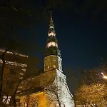 Classic Charm In Old Town With Cathedral Views Appartamento